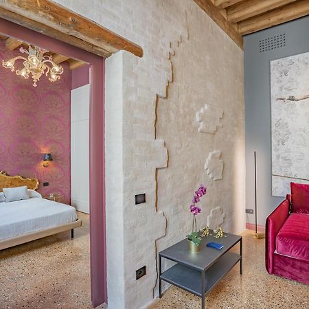 Corte Rubbi 7 Deluxe Apartment Venesia Bagian luar foto
