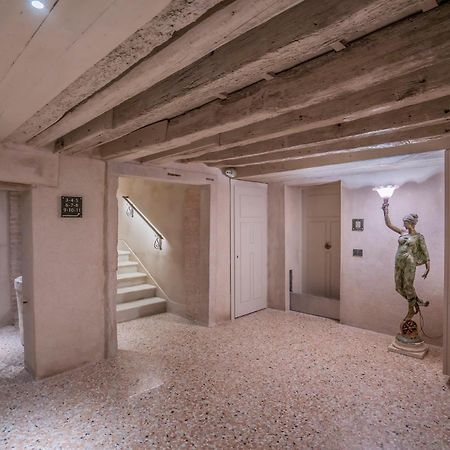 Corte Rubbi 7 Deluxe Apartment Venesia Bagian luar foto
