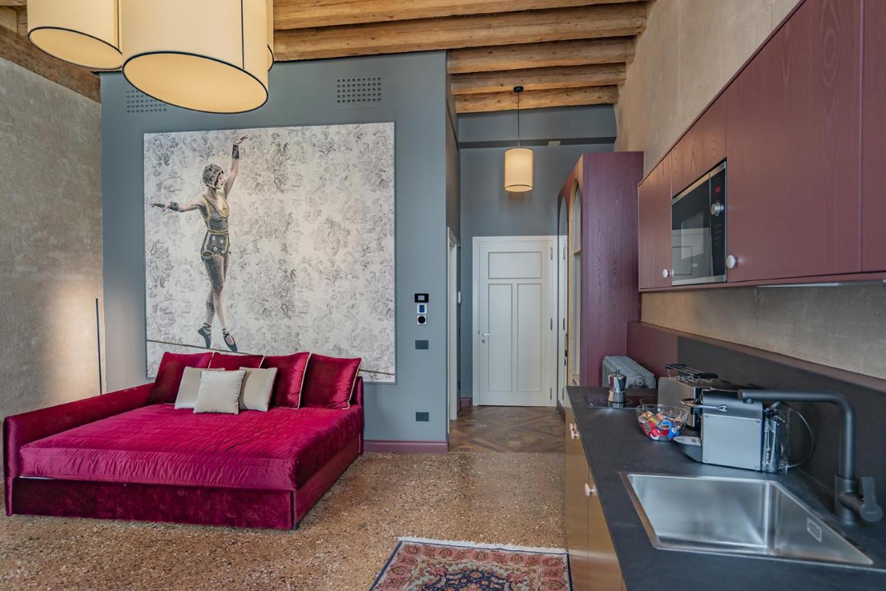 Corte Rubbi 7 Deluxe Apartment Venesia Bagian luar foto