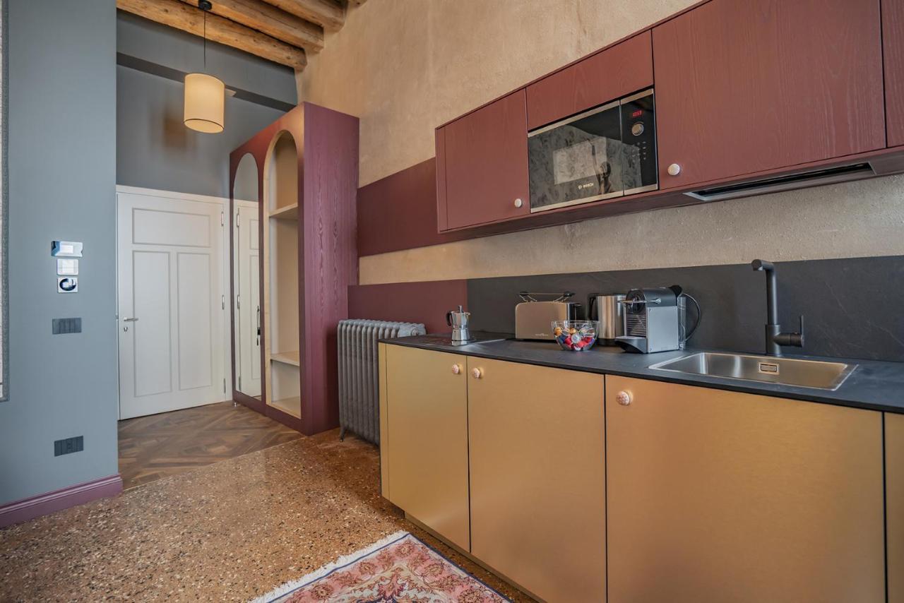 Corte Rubbi 7 Deluxe Apartment Venesia Bagian luar foto