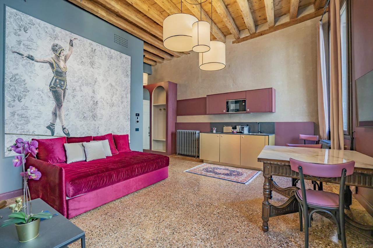 Corte Rubbi 7 Deluxe Apartment Venesia Bagian luar foto