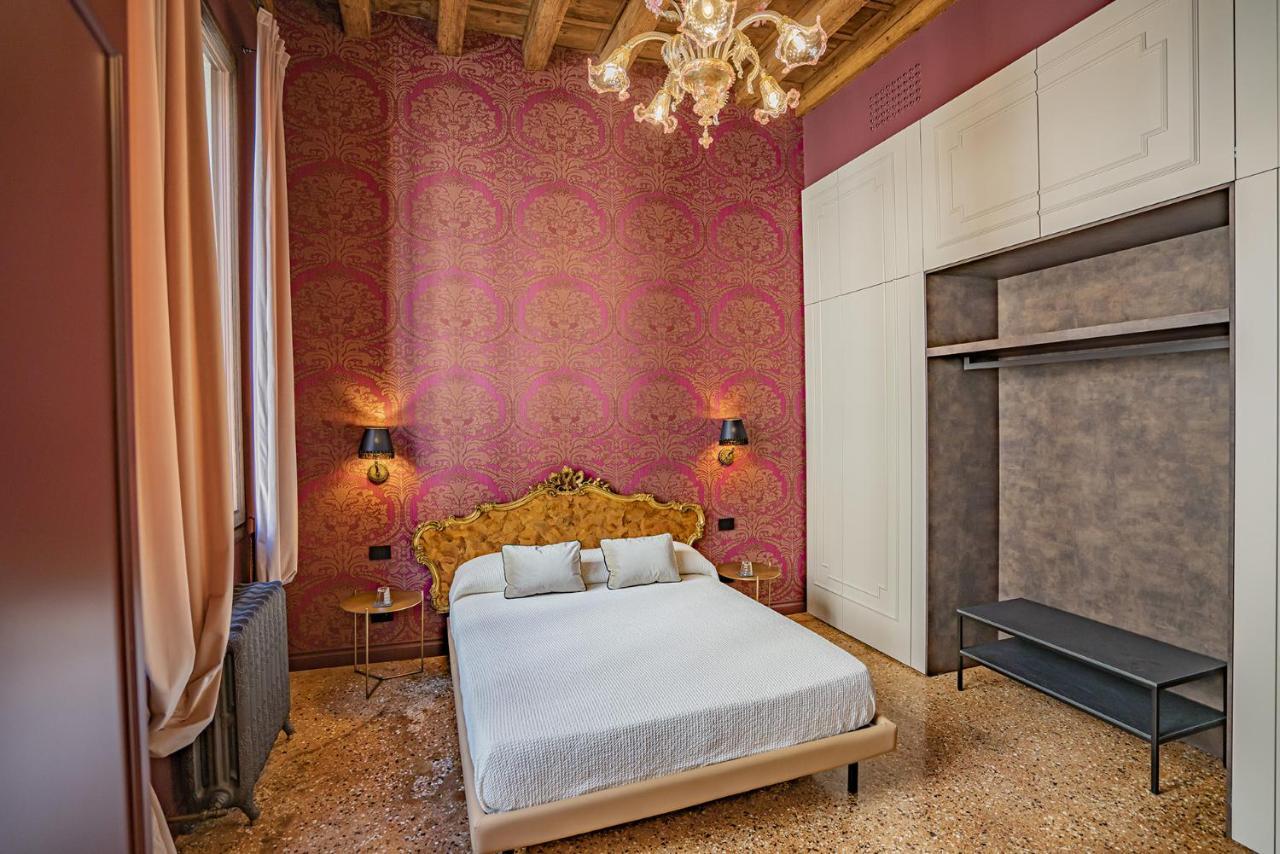 Corte Rubbi 7 Deluxe Apartment Venesia Bagian luar foto