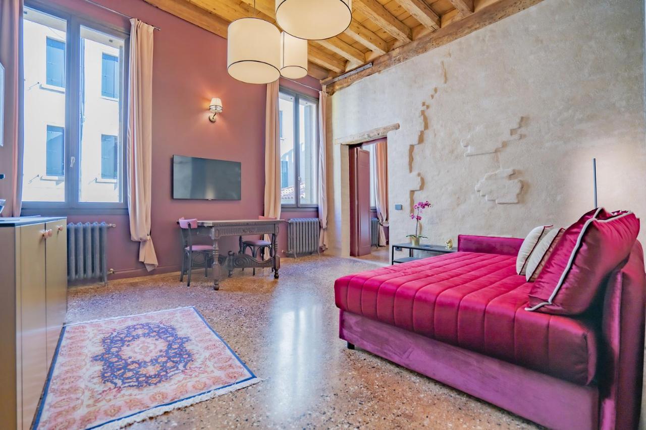 Corte Rubbi 7 Deluxe Apartment Venesia Bagian luar foto