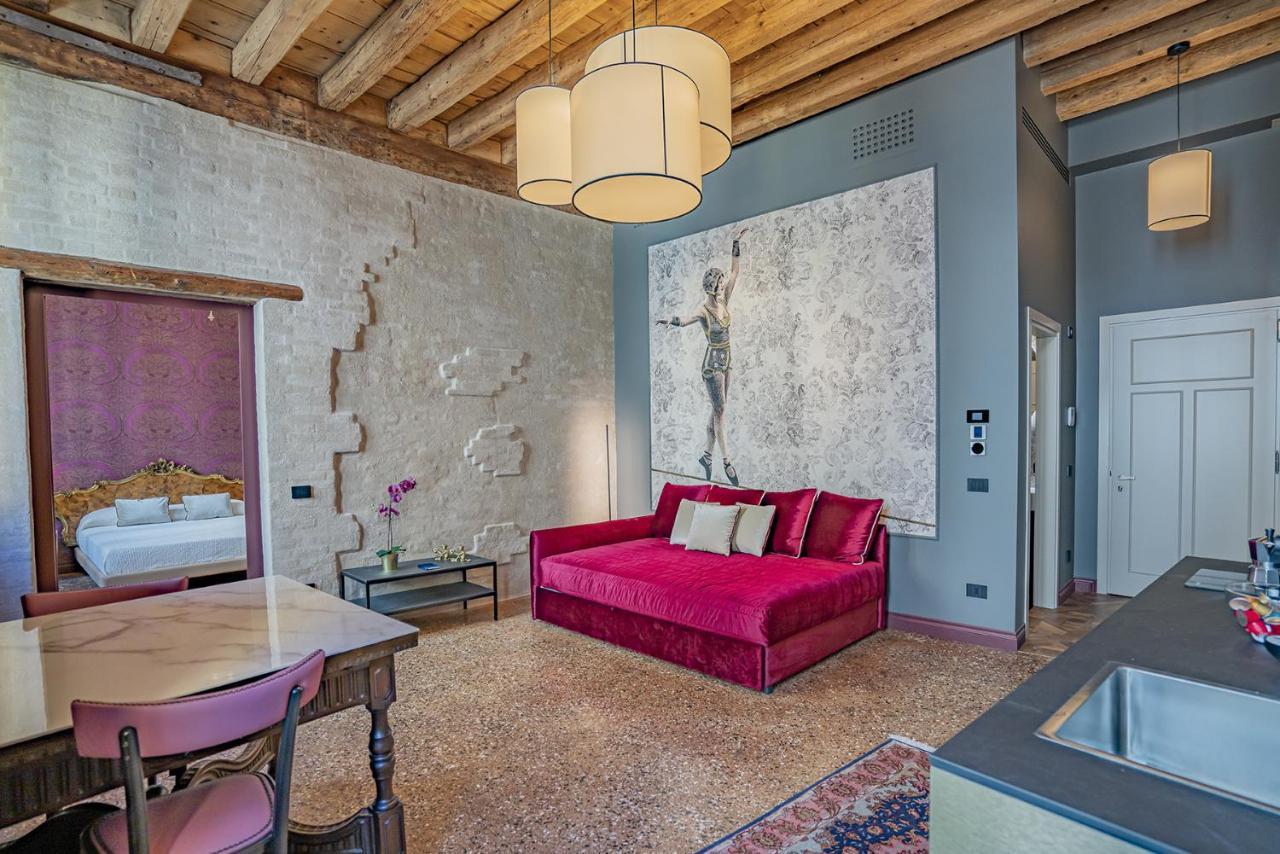 Corte Rubbi 7 Deluxe Apartment Venesia Bagian luar foto