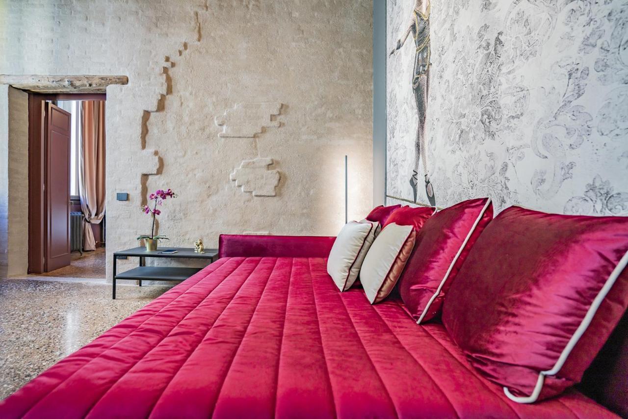 Corte Rubbi 7 Deluxe Apartment Venesia Bagian luar foto